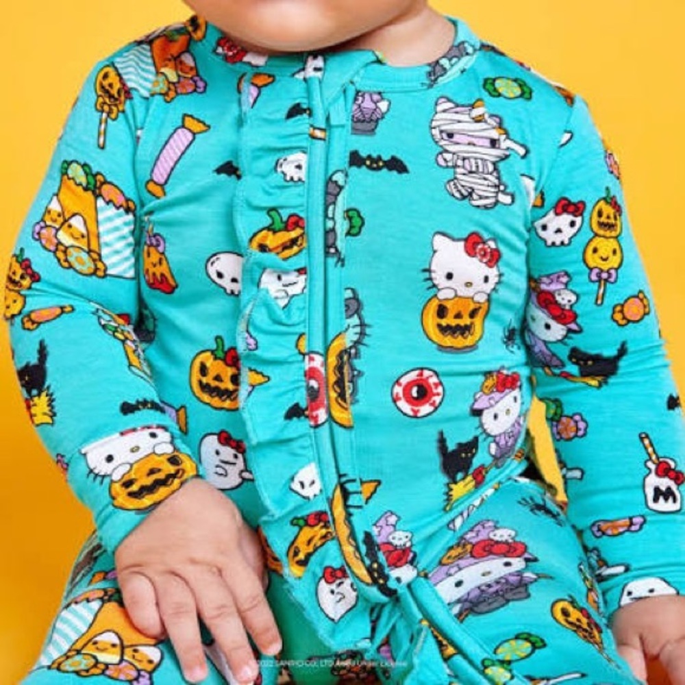 POSH PEANUT X HELLO KITTY HALLOWEEN RUFFLED FOOTIE